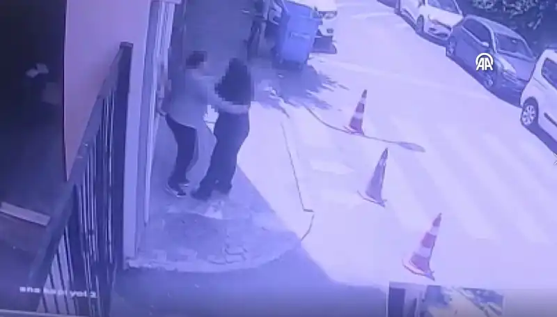 İstanbul Lise Tuvaletinde Korkunç Olay: Öğrenciler Şokta!