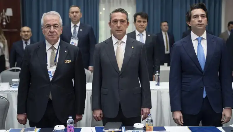 Fenerbahçe'de İmza Rekoru: Toplanan Sayı Hayrete Düşürüyor!