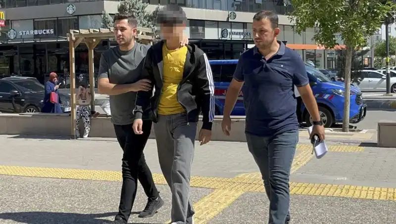 Kardeşler Arasındaki Tartışma Kanlı Bitti: Birisi Bıçaklandı