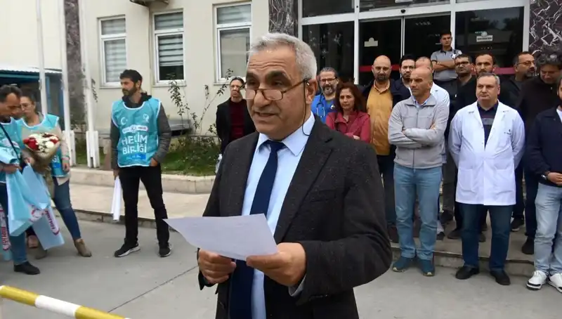 Antalya’da Doktora Yapılan Saldırı Sonrası Sağlık Çalışanları İş Bıraktı: Nedenleri ve Sonuçları