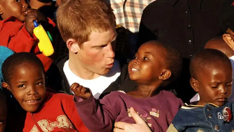 20 Yıl Sonra Prens Harry, Afrika'daki Yardım Kuruluşundan Neden İstifa Etti?