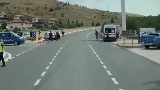 Elazığ'da Korkunç Trafik Kazası: İki Otomobil Çarpıştı, Yaralılar Hastaneye Kaldırıldı
