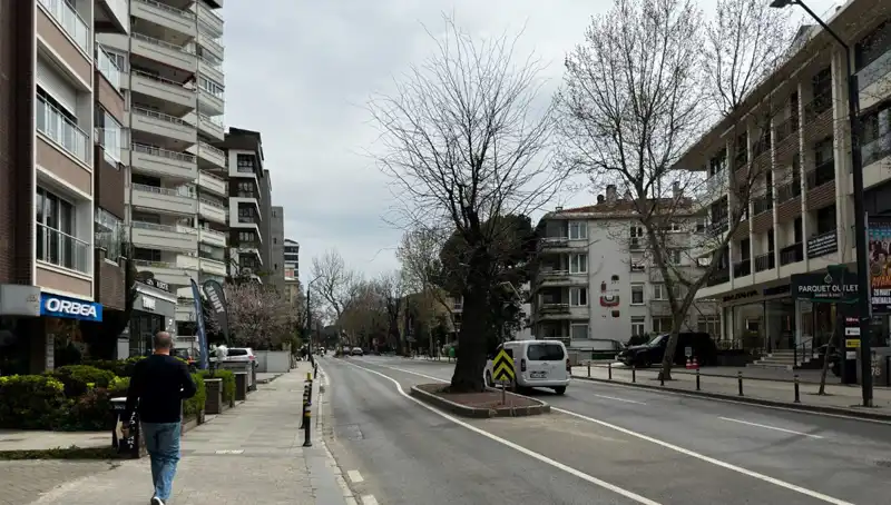 Kadıköy'deki O Tehlikeli Cadde: Sürekli Kaza İçin Nedenler ve Çözüm Önerileri