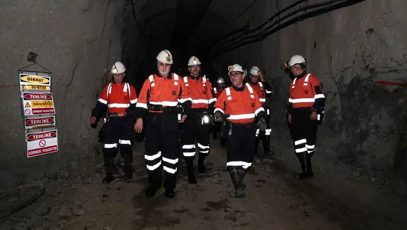 Bakan Işıkhan, Altın Madeni Ziyaretiyle Yatırımcıları Heyecanlandırdı