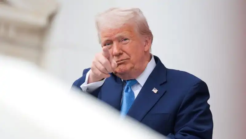 Adalet Bakanlığı, Trump’ın Epstein Belgelerinde Neden İsim Geçtiğini Açıkladı mı?