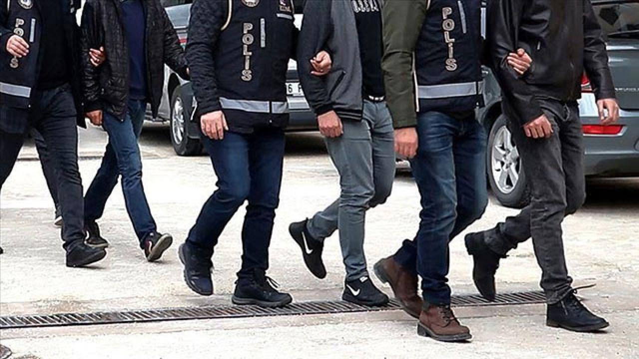 71 kişi FETÖ operasyonuyla gözaltına alındı.