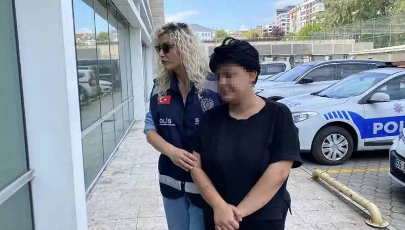 Annesini 11 Yerinden Bıçaklayan Genç, Dava Süreci Kahrediyor