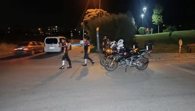 Parkta Çıkan Kavgada 14 Yaşındaki Çocuk Bıçaklandı, Olaydır!