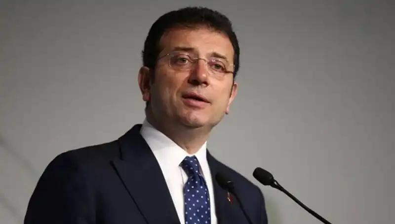 Ekrem İmamoğlu'nun Diploma Davasında İlk Duruşma, Tarihi Anlara Tanıklık Edildi!