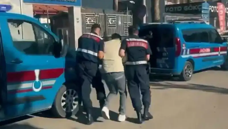 10 İlde Gerçekleştirilen Dev Operasyonda 5 Suç Örgütü Çökertildi: 74 Gözaltı