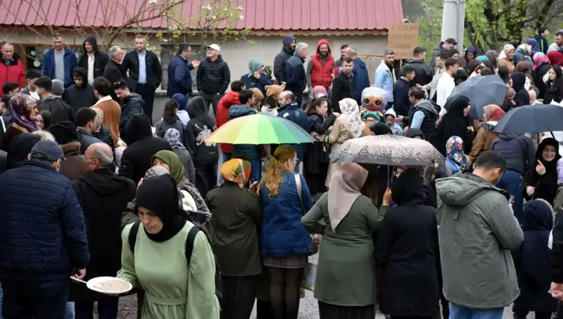 Bir Asırlık Geleneğin Modern Yüzü: 12 Bin Kişi Bayramlaşmaya Katıldı