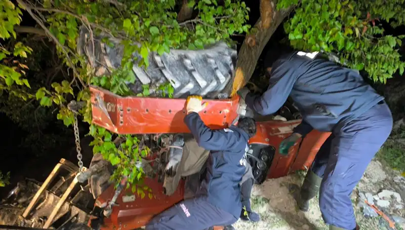 Kontrolden Çıkan Traktör Devrildi: Korkunç Kaza Sonucu Hayatını Kaybetti