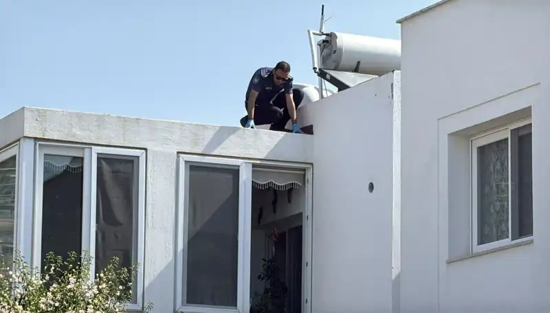 Bodrum'da Çatıdan Düşen Emekli Polis, Tüm Şehri Sarstı