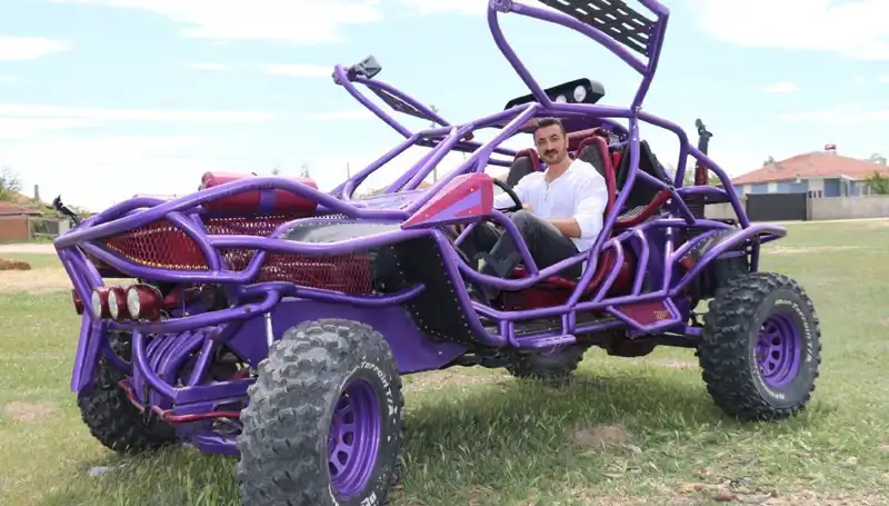 Kendi Arazi Araçlarını İmal Eden Yaratıcı: Mad Max'ten İlham Aldı