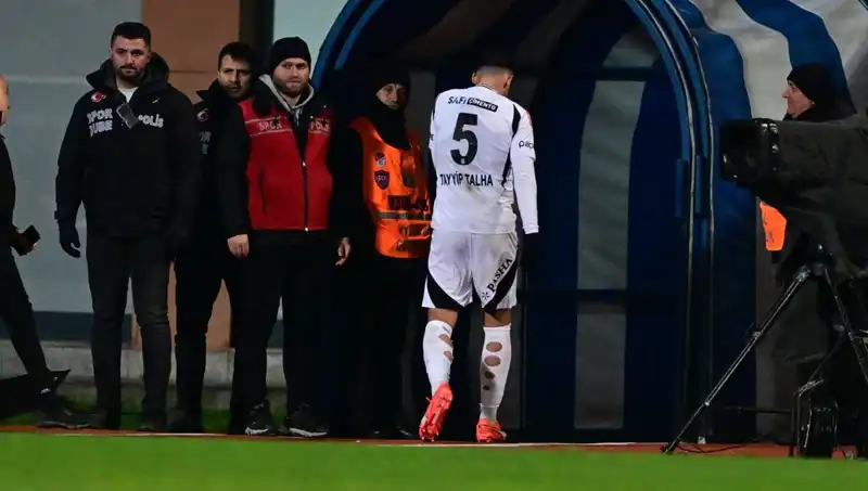 Tayyip Talha, İki Kırmızı Kart Sonrası Beşiktaş Camiasından Özür Diledi!