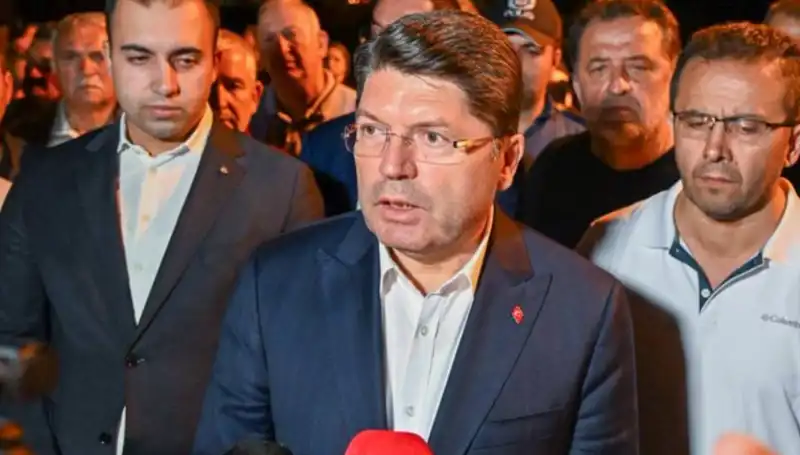 Bursa Orman Yangınında FETÖ Bağlantısına Dikkat! Bakan Tunç Açıklama Yaptı