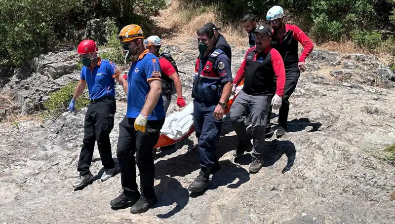 Kayalıklar Arasında Gizemli Ölüm: Yüzlerce Yılın Sırrı Ortaya Çıkıyor