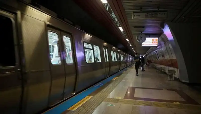 İstanbul'un Yeni Akşamı: Taksim ve Şişhane İstasyonları Artık Hizmete Açık!