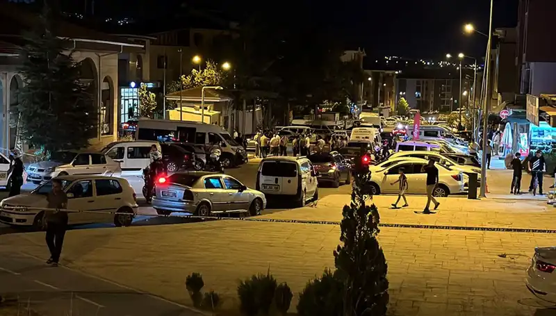 İki Aile Arasında Çıkan Kavga: 1'i Ağır 3 Yaralı!