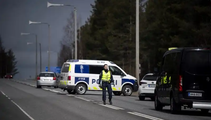Finlandiya'da Okulda Bıçaklı Saldırı: 3 Öğrenci Yaralandı ve Şüpheli Gözaltına Alındı