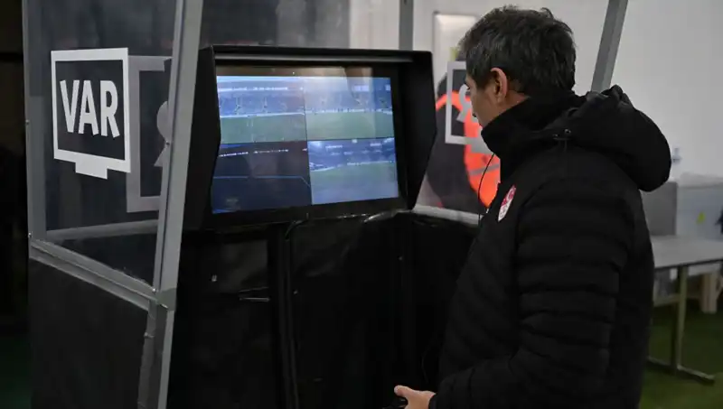 Beşiktaş-Gaziantep FK Maçına Almanya'dan VAR Hakemi Atandı