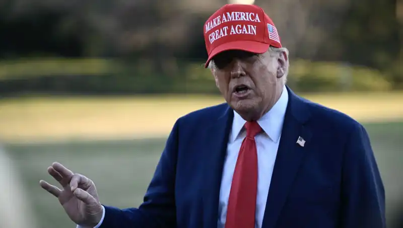Trump'ın Kendini Öven Paylaşımı: Ukrayna Krizinde Süper Kahraman Rolü