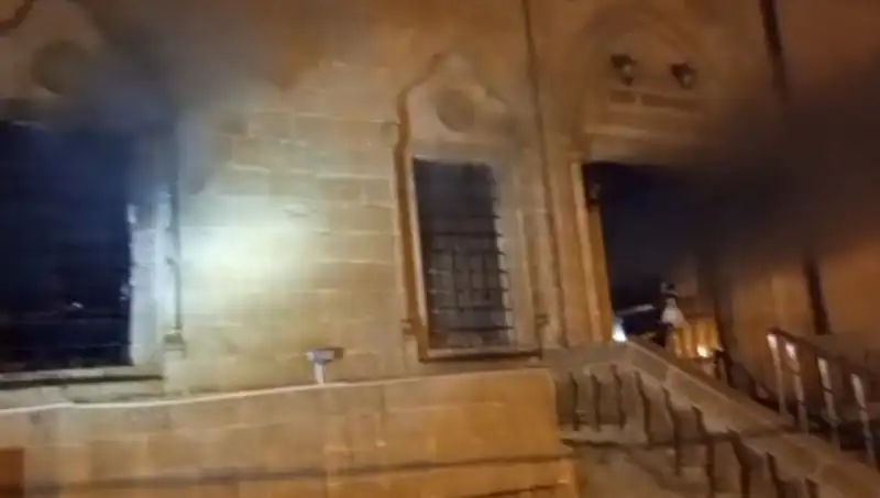 Mardin’de Eşsiz Bir Mimari: Camideki Yangın Nasıl Kontrol Altına Alındı?